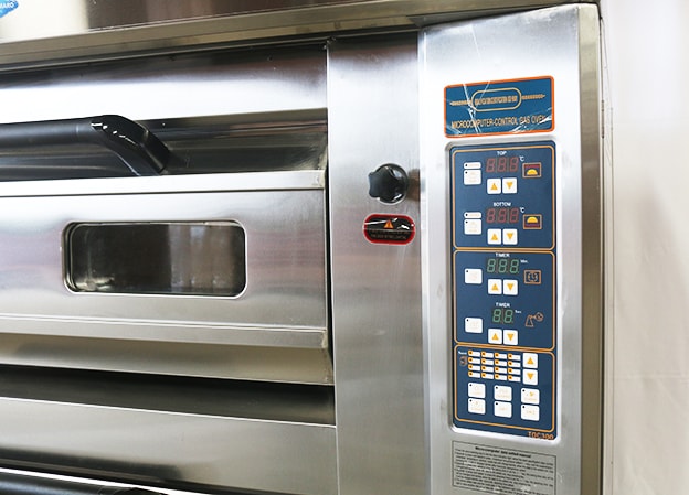 HORNO DE RADIACION DIGITAL A GAS 1 CAMARA 2 BANDEJAS PISO EN PIEDRA